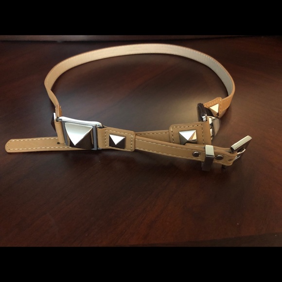 🌷🌷BCBG MaxAzria Belt - Picture 3 of 8